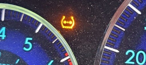 How to Fix a Cadillac Tpms Warning Light