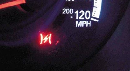 What Does the Red Lightning Bolt Mean on a Jeep Dashboard