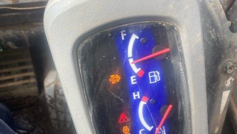 What are the different types of warning lights that can be present on an engine