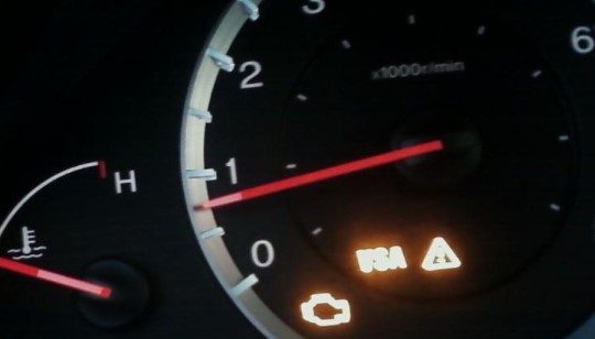 What to do if the Honda Pilot Triangle Warning Light stays on after resetting it