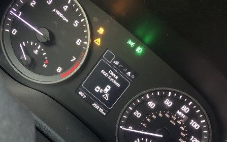What do the different warning lights on the Hyundai Tucson mean