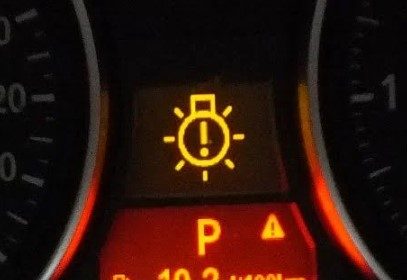What the BMW Light Bulb Warning Symbol Means